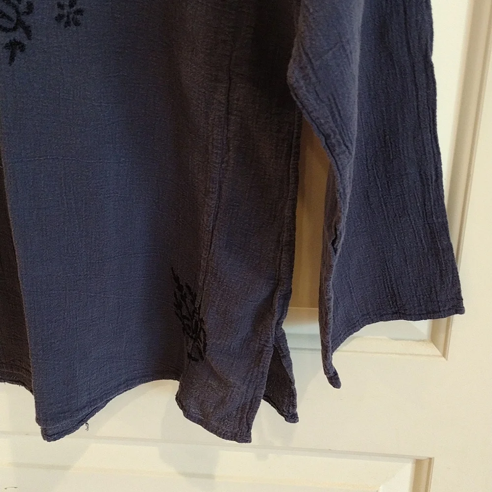 World Market 100% Cotton Textured Tunic Size Medium Navy Blue 3/4 Sleeves - Picture 3 of 5